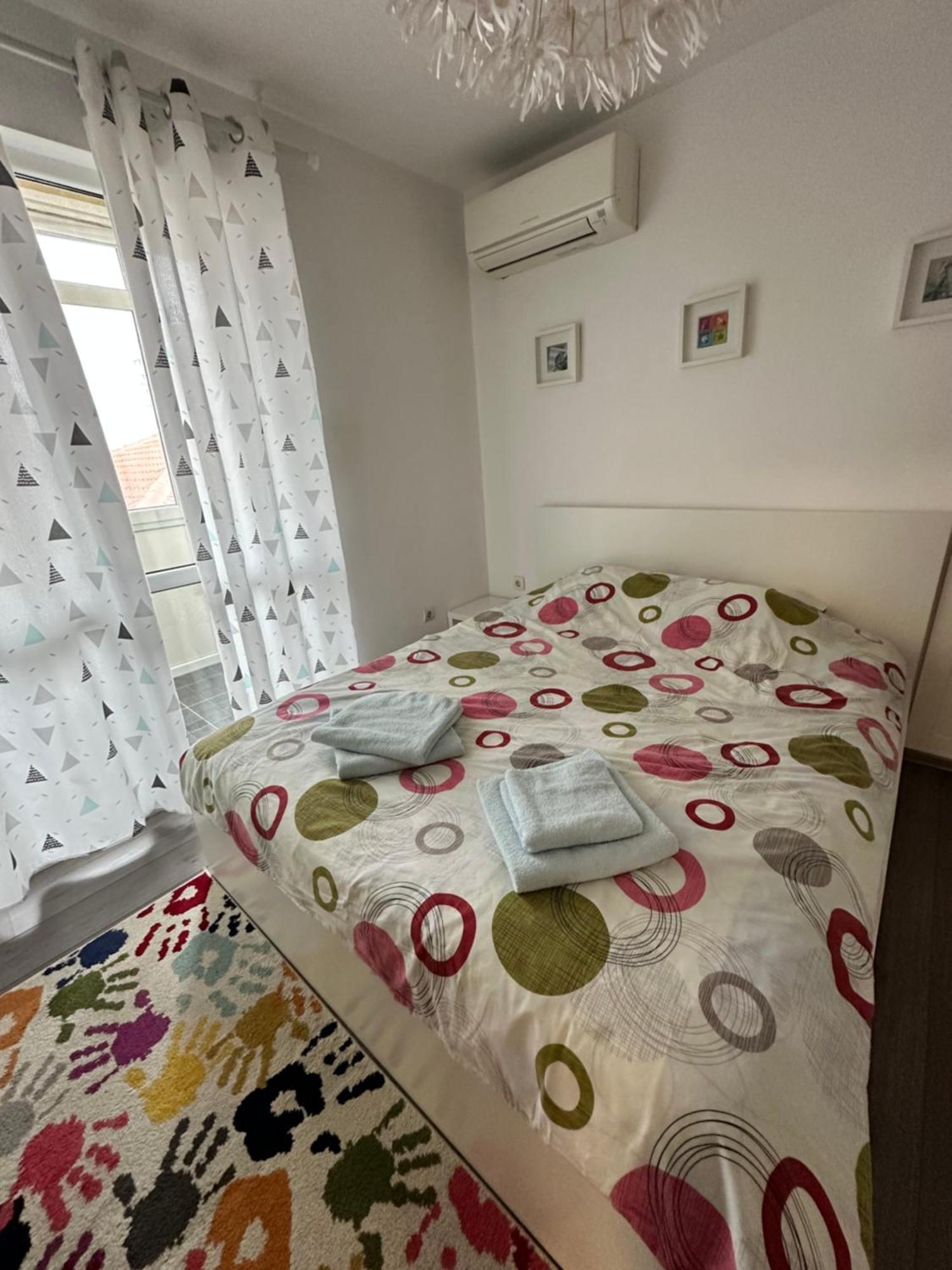 Briz Apartment; 2 Bdr; 6 Guests; Private Parking Varna Extérieur photo